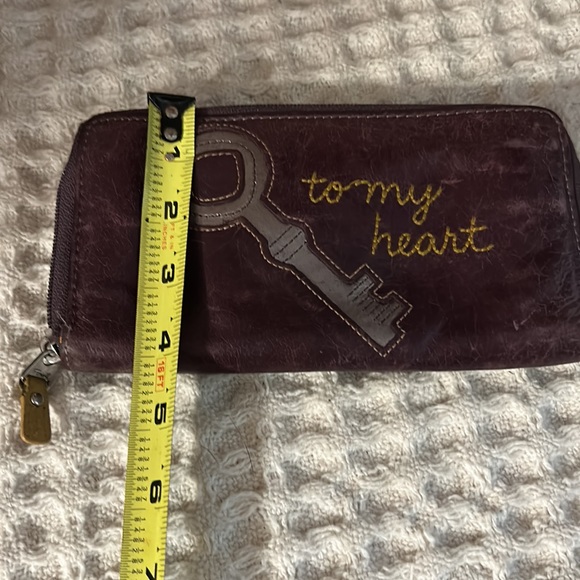 Preowned Fossil purple leather wallet - Picture 7 of 7